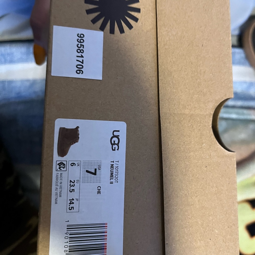 SOLD!!! Like new toddler ugg boots